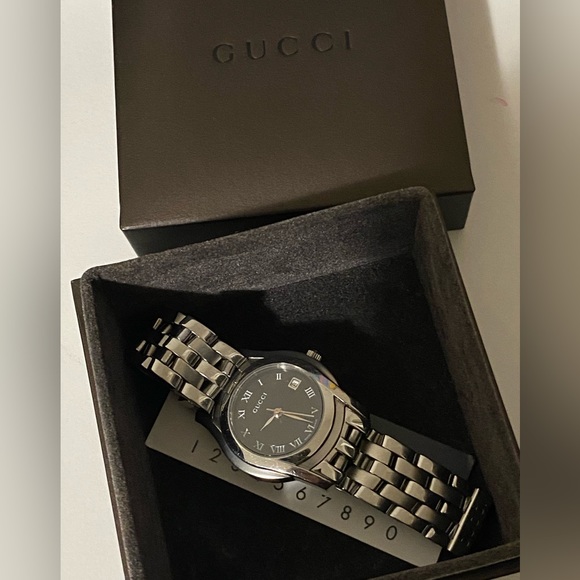 Gucci Ladies Chrono watch - Picture 2 of 8